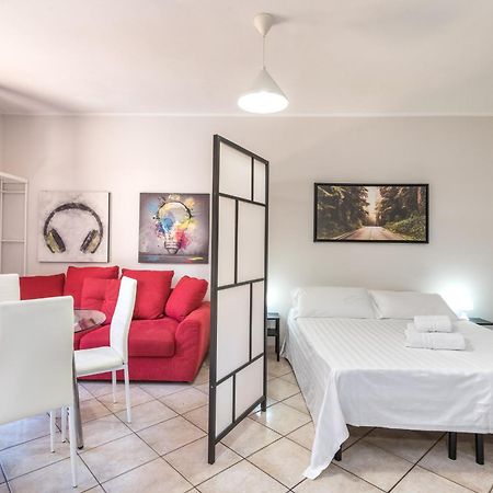 Travelershome Ciampino Suite Экстерьер фото