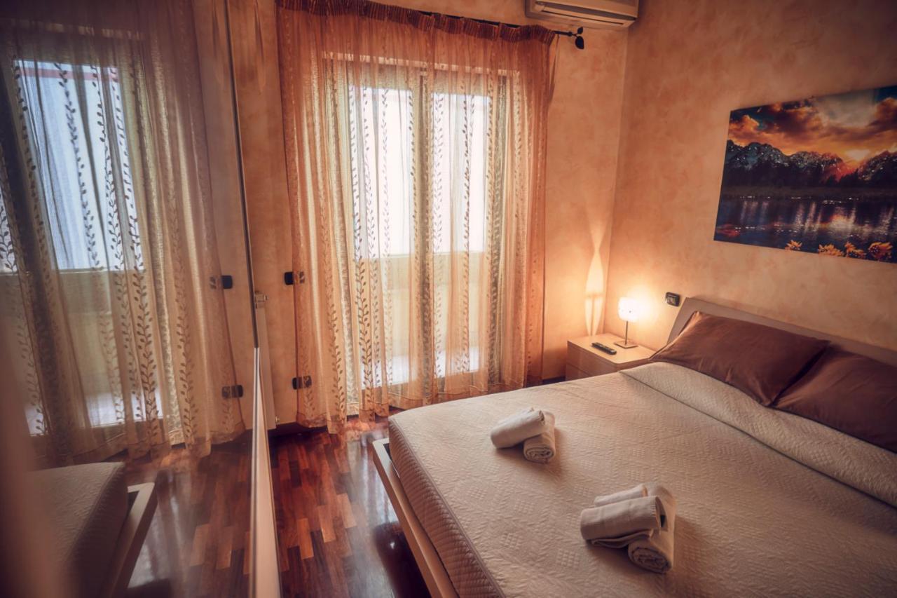 Travelershome Ciampino Suite Экстерьер фото
