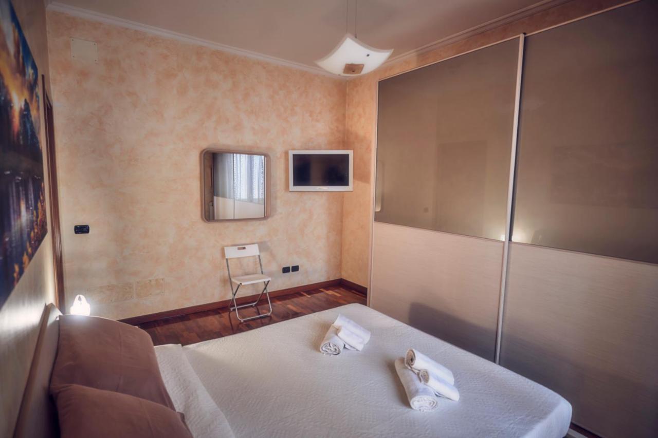 Travelershome Ciampino Suite Экстерьер фото