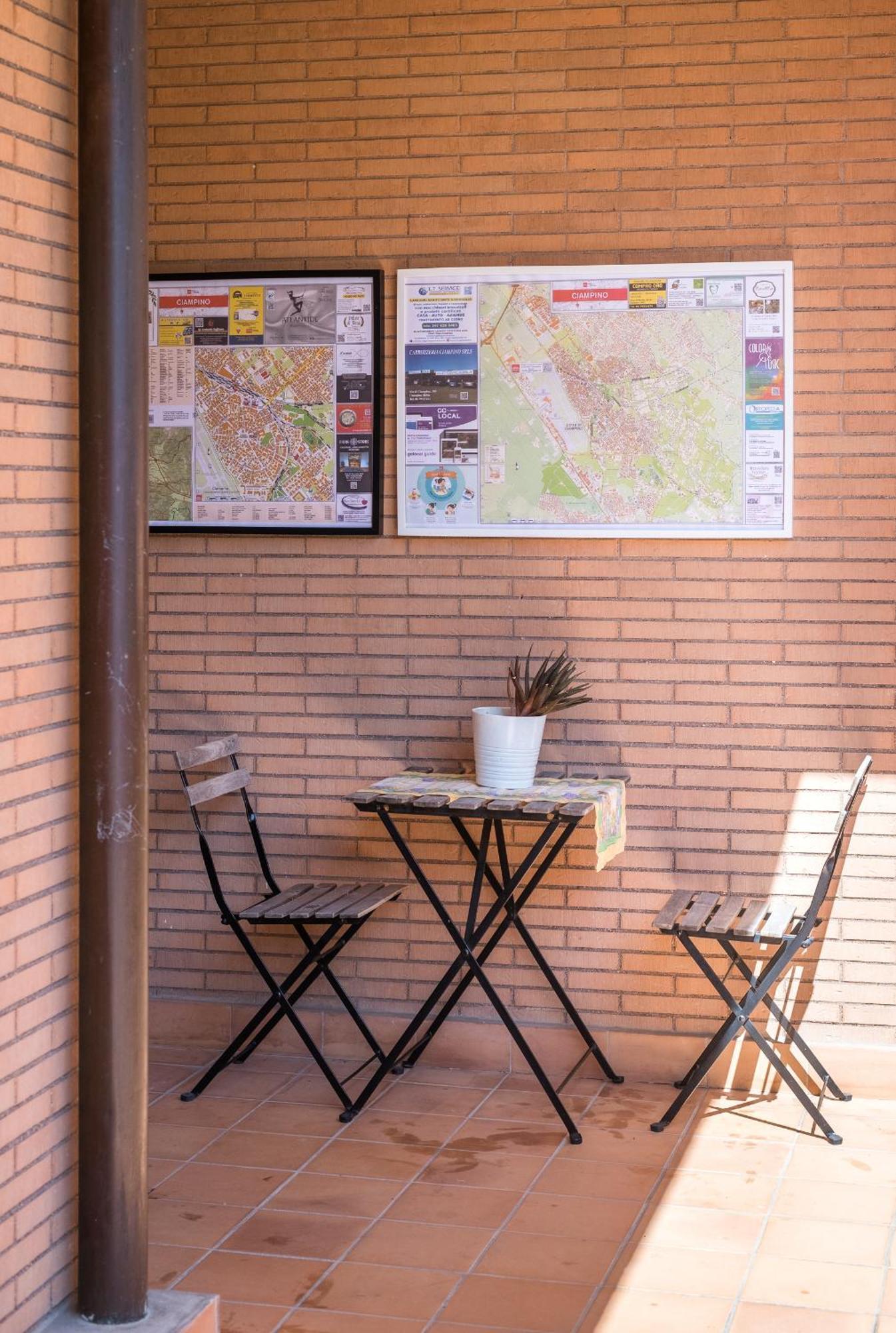 Travelershome Ciampino Suite Экстерьер фото