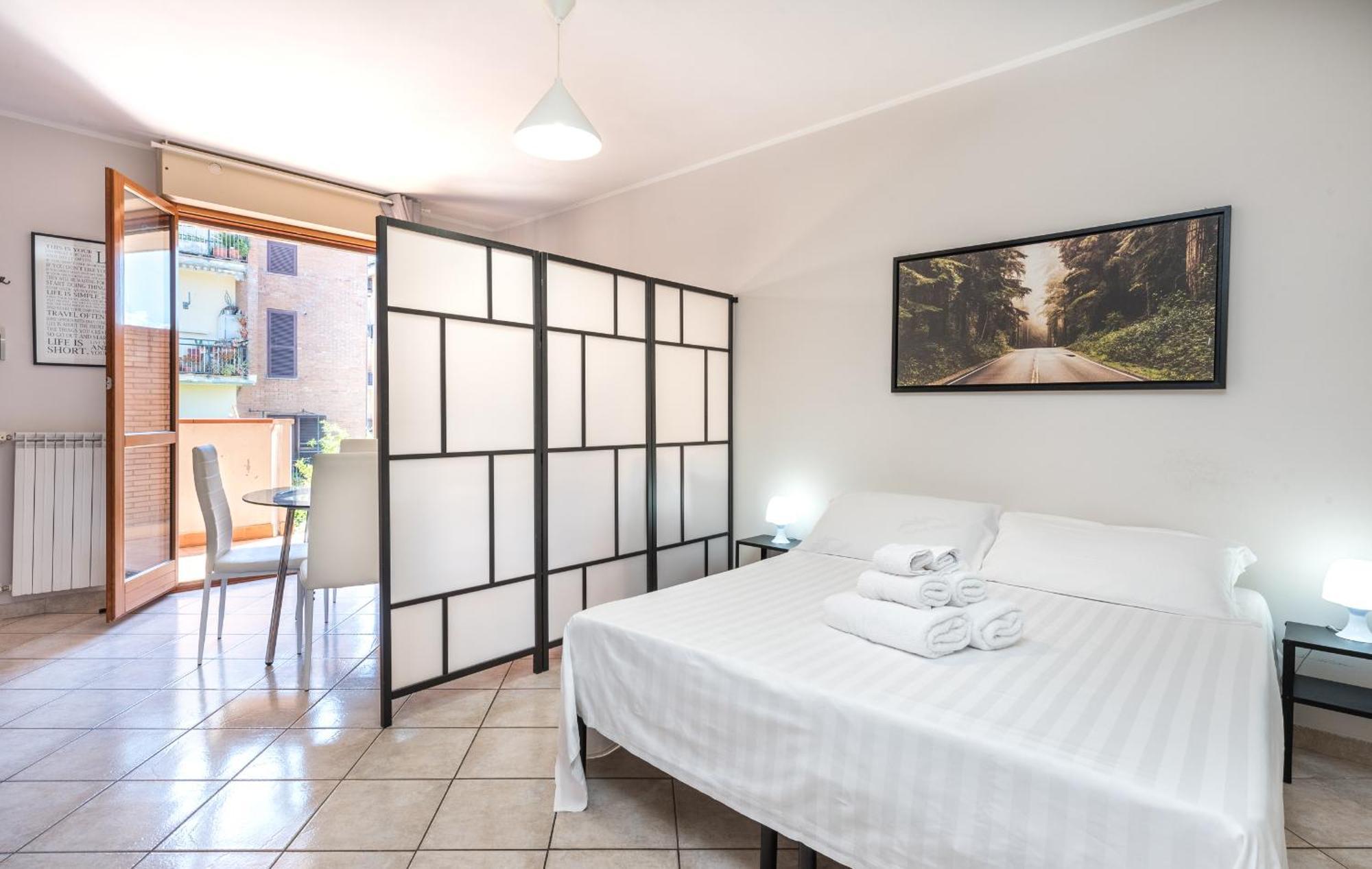 Travelershome Ciampino Suite Экстерьер фото